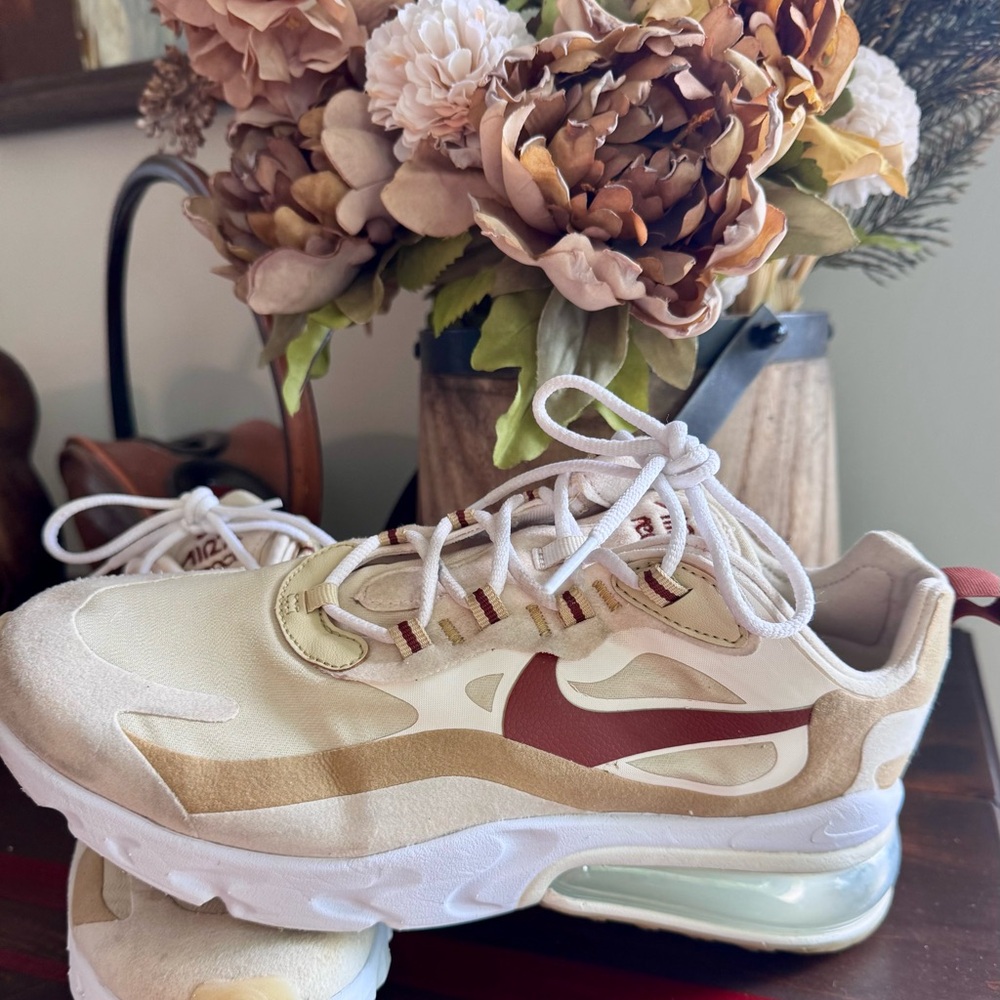 Nike Air Max 270 React AT6174‑700 Beige Running Shoes Sneakers Women’s Size 8.5